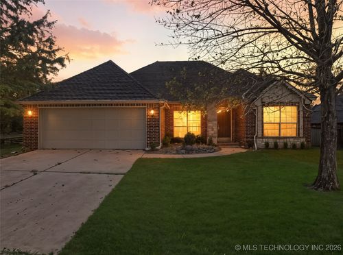 4526 E 141st Pl S, Bixby, OK, 74008-3777 | Card Image