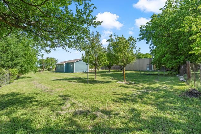 1560 Roadrunner Trl, House other with 3 bedrooms, 2 bathrooms and null parking in Riesel TX | Image 25
