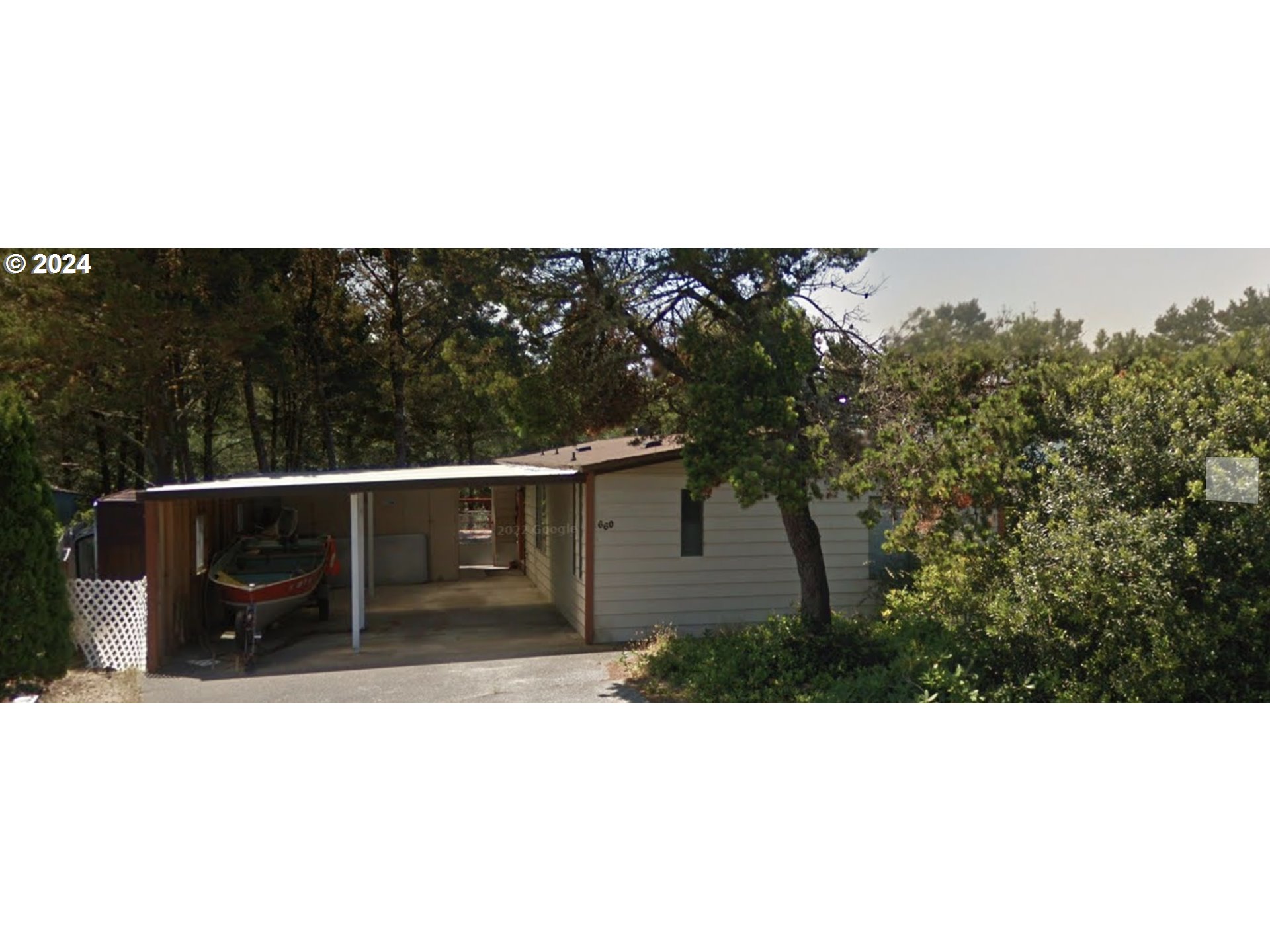 Siano Loop, Florence, OR 97439