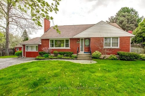 262 Simcoe St, Niagara on the Lake, ON, L0S1J0 | Card Image