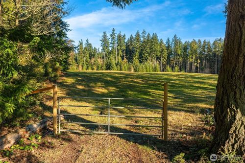 12302 Sw 220th St, Vashon, WA, 98070 | Card Image