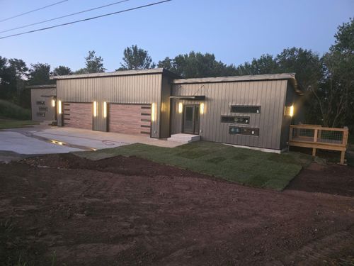 1541 N Eisenhower St, Monett, MO, 65708-8334 | Card Image