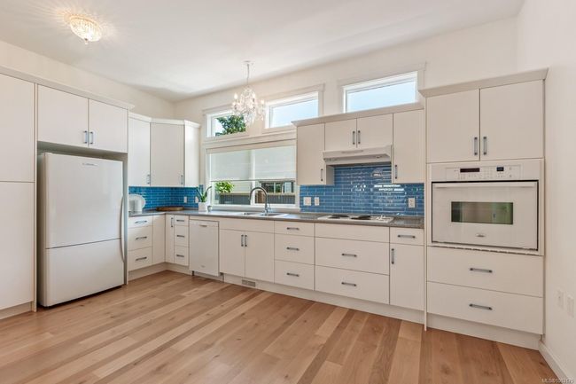 2125 Stadacona Dr, House other with 3 bedrooms, 2 bathrooms and 1 parking in Comox BC | Image 6