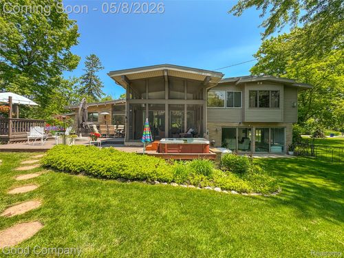 30239 Hickory Ln, Franklin, MI, 48025-1583 | Card Image