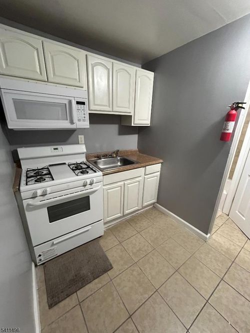 3-20 Garwood Pl, Irvington, NJ, 07111-2518 | Card Image