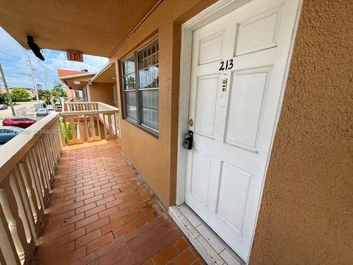 213-1154 W 35th St, Hialeah, FL, 33012-4980 | Card Image