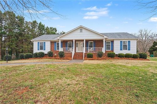 6905 Crandall Ct, Clemmons, NC, 27012-9056 | Card Image