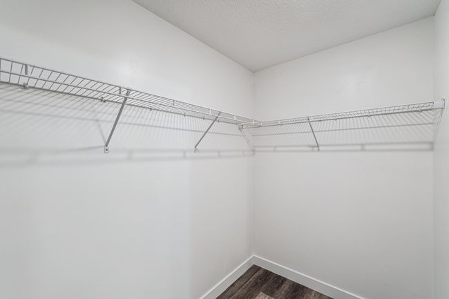Walk-in closet. | Image 16