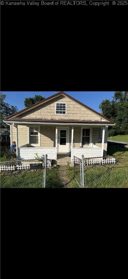 112 Huse St, Fayetteville, WV, 25840-1365 | Card Image