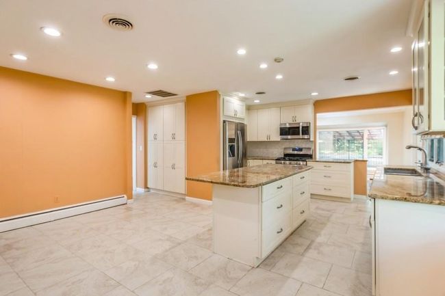 11 Canterbury Ln, House other with 4 bedrooms, 4 bathrooms and 2 parking in Suffern NY | Image 7