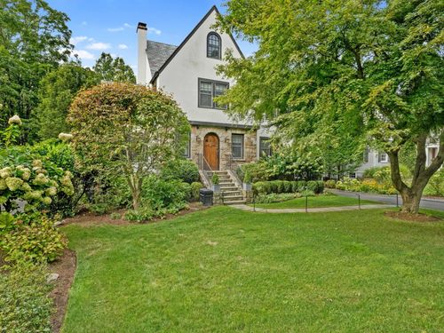 143 Lockwood Rd, Riverside, CT, 06878-1921 | Card Image