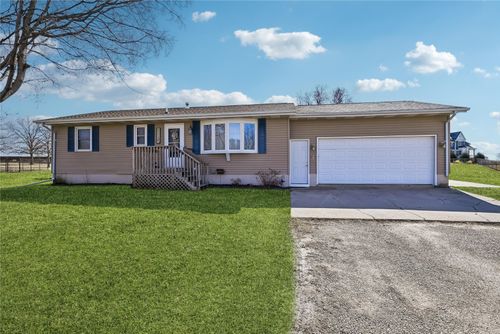 910 Karens Ct, Walker, IA, 52352-9666 | Card Image