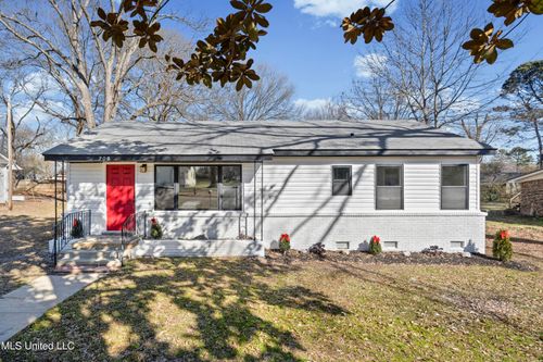 208 Bowden St, Senatobia, MS, 38668-2103 | Card Image