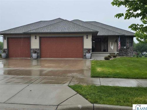2407 Dacotah Dr, New Ulm, MN, 56073 | Card Image