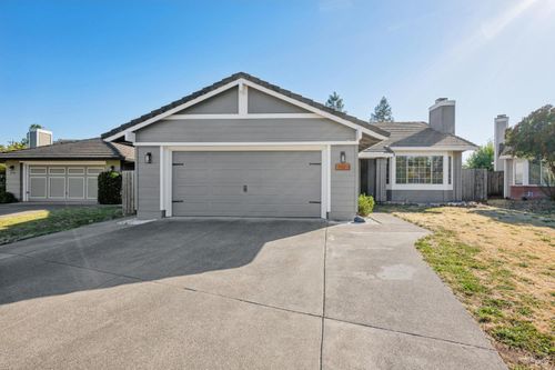 7121 Hastings Pl, Windsor, CA, 95492-8763 | Card Image