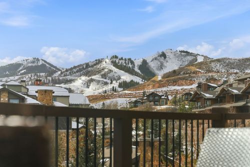 6173-2100 Frostwood Blvd, Park City, UT, 84098-6522 | Card Image