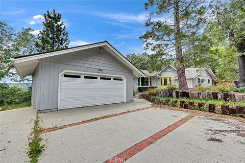 30396 Live Oak Dr, Running Springs, CA, 92382 | Card Image