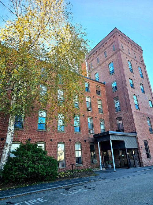 apt-102-156 Front St, Exeter, NH, 03833-2336 | Card Image