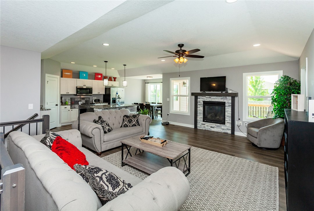 Stone St, Winterset, IA 50273