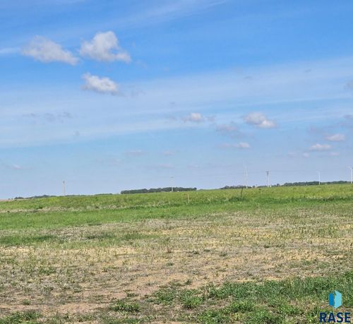 100 Whitster Cir, Hartford, SD, 57033-2469 | Card Image