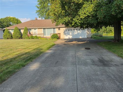 10305 Broadview Rd, Broadview Heights, OH, 44147-3222 | Card Image