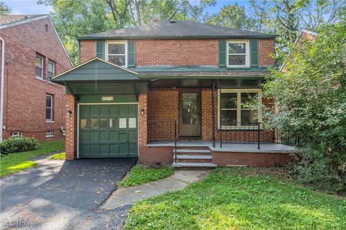 20716 Kenyon Dr, Maple Heights, OH, 44137-2441 | Card Image