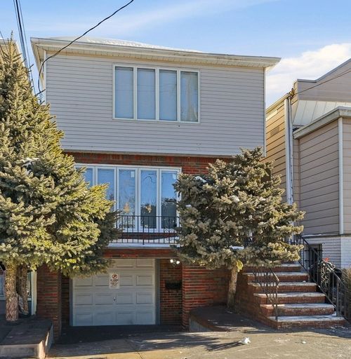 180 Mcadoo Ave, Jersey City, NJ, 07305-2014 | Card Image