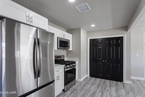 2090 San Juan Dr, Lake Havasu City, AZ, 86403-2940 | Card Image