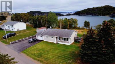 6 Parsonage Rd, House other with 3 bedrooms, 2 bathrooms and null parking in Beachside NL | Image 1