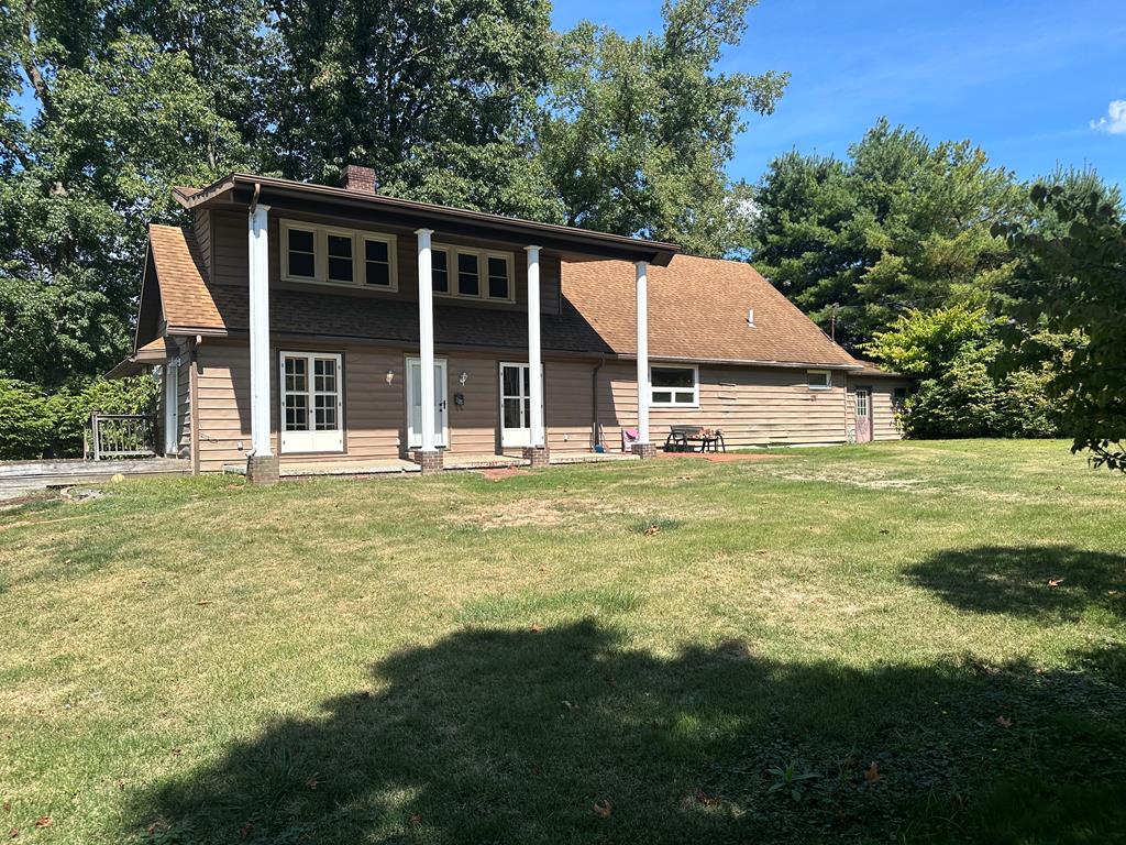 Woods Dr, Wheeling, WV 26003
