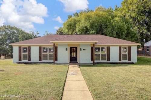 761 Farmington Dr N, Southaven, MS, 38671-3901 | Card Image