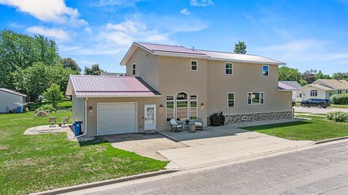 313 7th St W, Canby, MN, 56220-1027 | Card Image