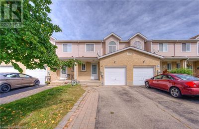 305 Brembel Cres, Townhouse with 3 bedrooms, 2 bathrooms and 2 parking in Kitchener ON | Image 1