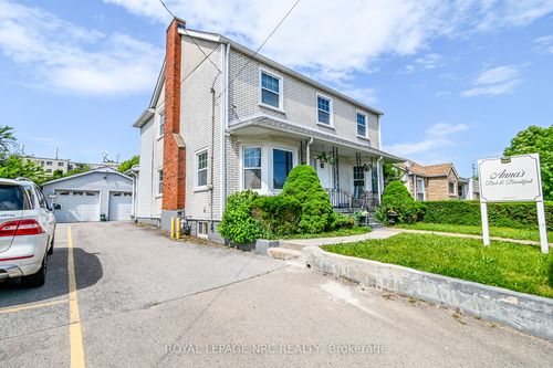 6257 Dunn St, Niagara Falls, ON, L2G2P6 | Card Image