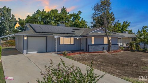 6104 Bel Aire Way, Bakersfield, CA, 93309 | Card Image