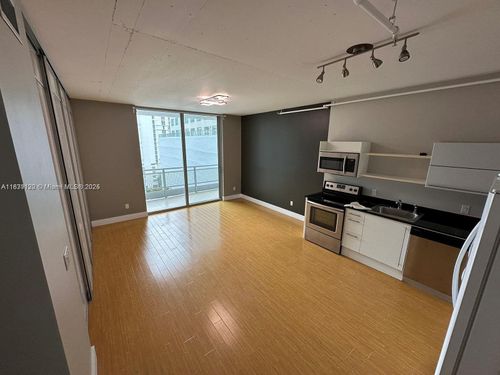 apt-1221-690 Sw 1st Ct, MIAMI, FL, 33130-2913 | Card Image