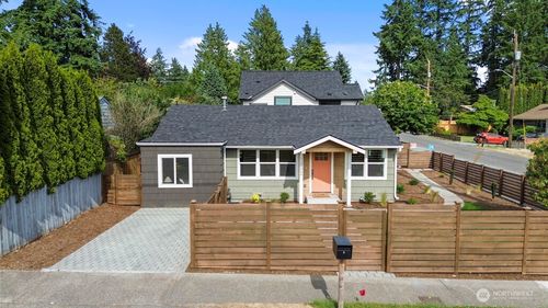 12302 5th Avenue Ne, Seattle, WA, 98125 | Card Image