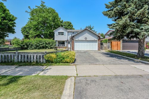 7707 Netherwood Rd, Mississauga, ON, L4T3H2 | Card Image