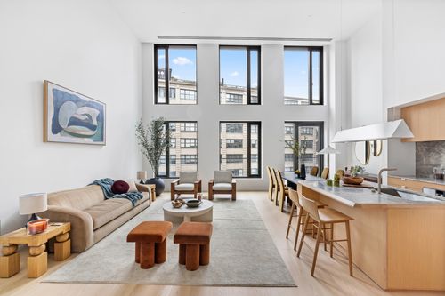 10e-30 Front Street, New York City, NY, 11201 | Card Image