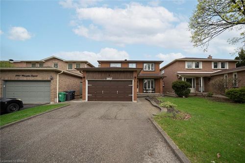 2057 Wincanton Cres, Mississauga, ON, L5M3E4 | Card Image