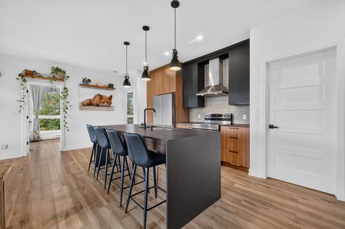 203-3541 Rue Ulric-Dubois, Longueuil (Saint-Hubert), QC, J3Y0V3 | Card Image