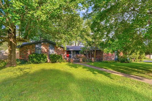 1626 Porter Ave, Aurora, MO, 65605-2669 | Card Image