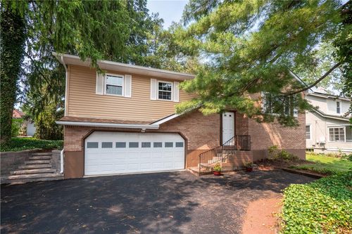 707 W State St, COOPERSBURG, PA, 18036-1903 | Card Image