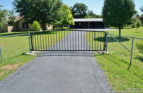 2767 Haeckerville Rd, Cibolo, TX, 78108-4146 | Card Image