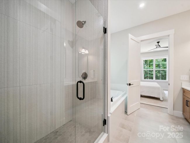 Tile Surround in Shower | Image 29