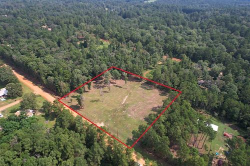 663 The Ole Barney Rd, Livingston, TX, 77351-3828 | Card Image