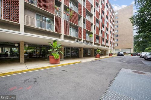 s717-800 4th St Sw, WASHINGTON, DC, 20024-3046 | Card Image