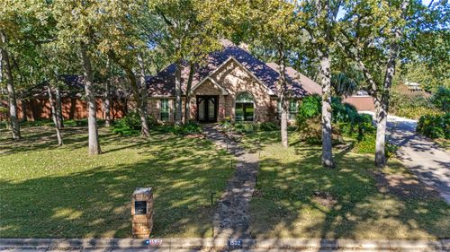 1532 Windsor Forest Trl, Keller, TX, 76262-8801 | Card Image