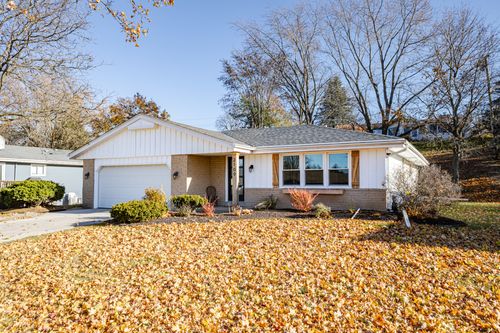 2109 Melody Ln, Waukesha, WI, 53186-2812 | Card Image