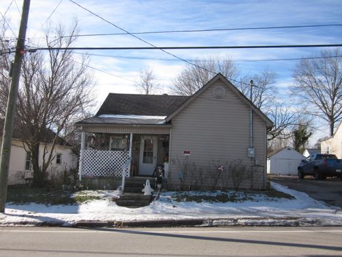 220 E Washington St, Winchester, KY, 40391-2145 | Card Image